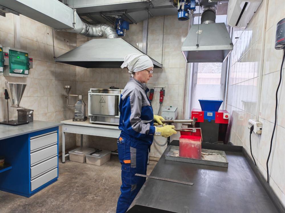 "Разрез Тайлепский" начал проверять реакционную прочность кокса в собственной лаборатории