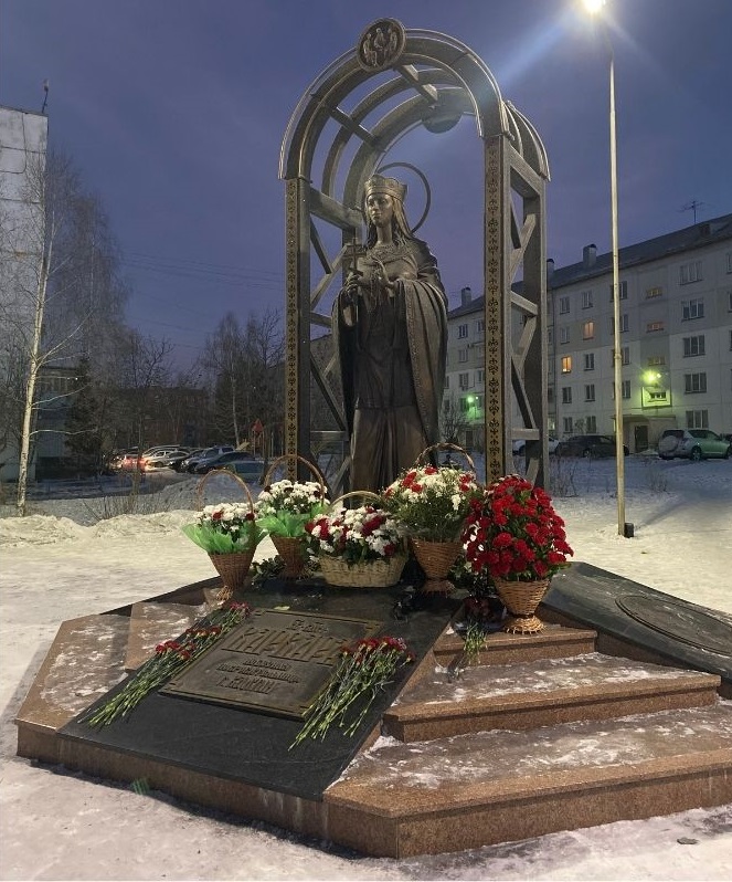 Возложение цветов в память о погибших шахтерах и спасателях при взрыве на шахте «Листвяжная»