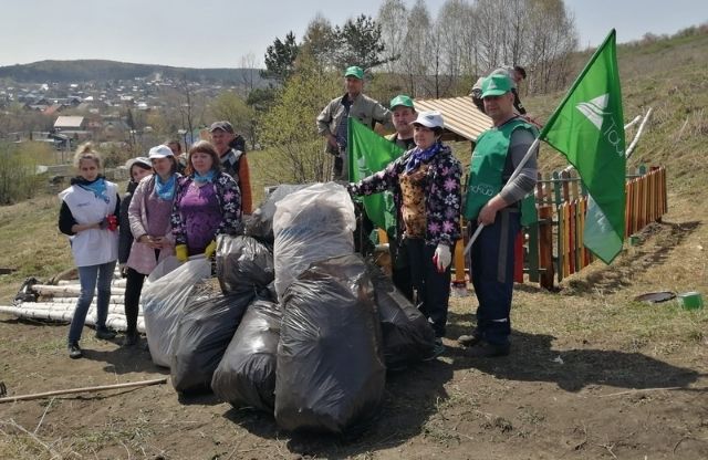 Сотрудники разреза приняли участие в ежегодной Кузбасской областной экологической акции "Живи Родник" 