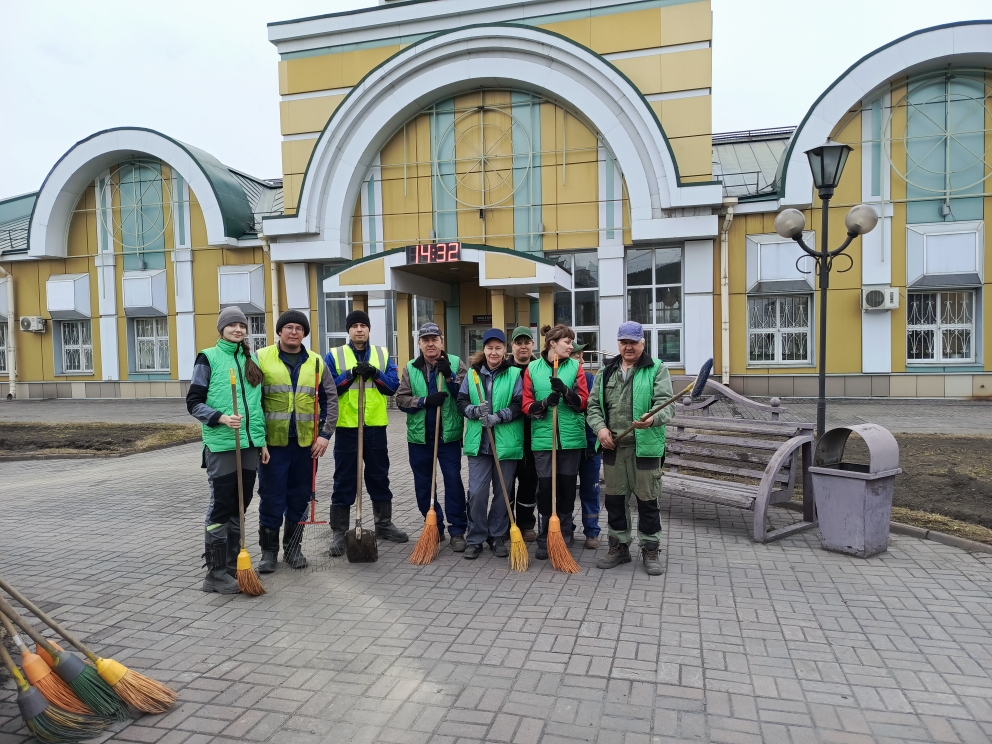 Сотрудники «Разреза Тайлепский» и «ФИНГО Сибири» приняли участие во Всекузбасском субботнике. 