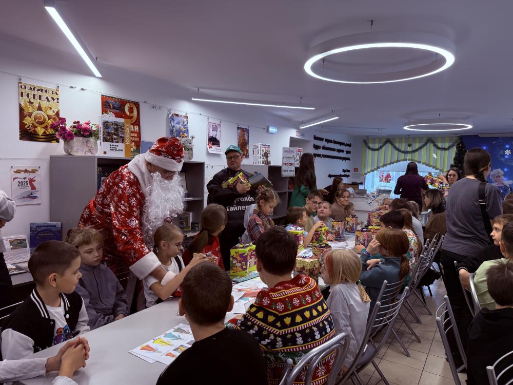 «Разрез Тайлепский» провел предновогодний мастер-класс для детей с ограниченными возможностями здоровья